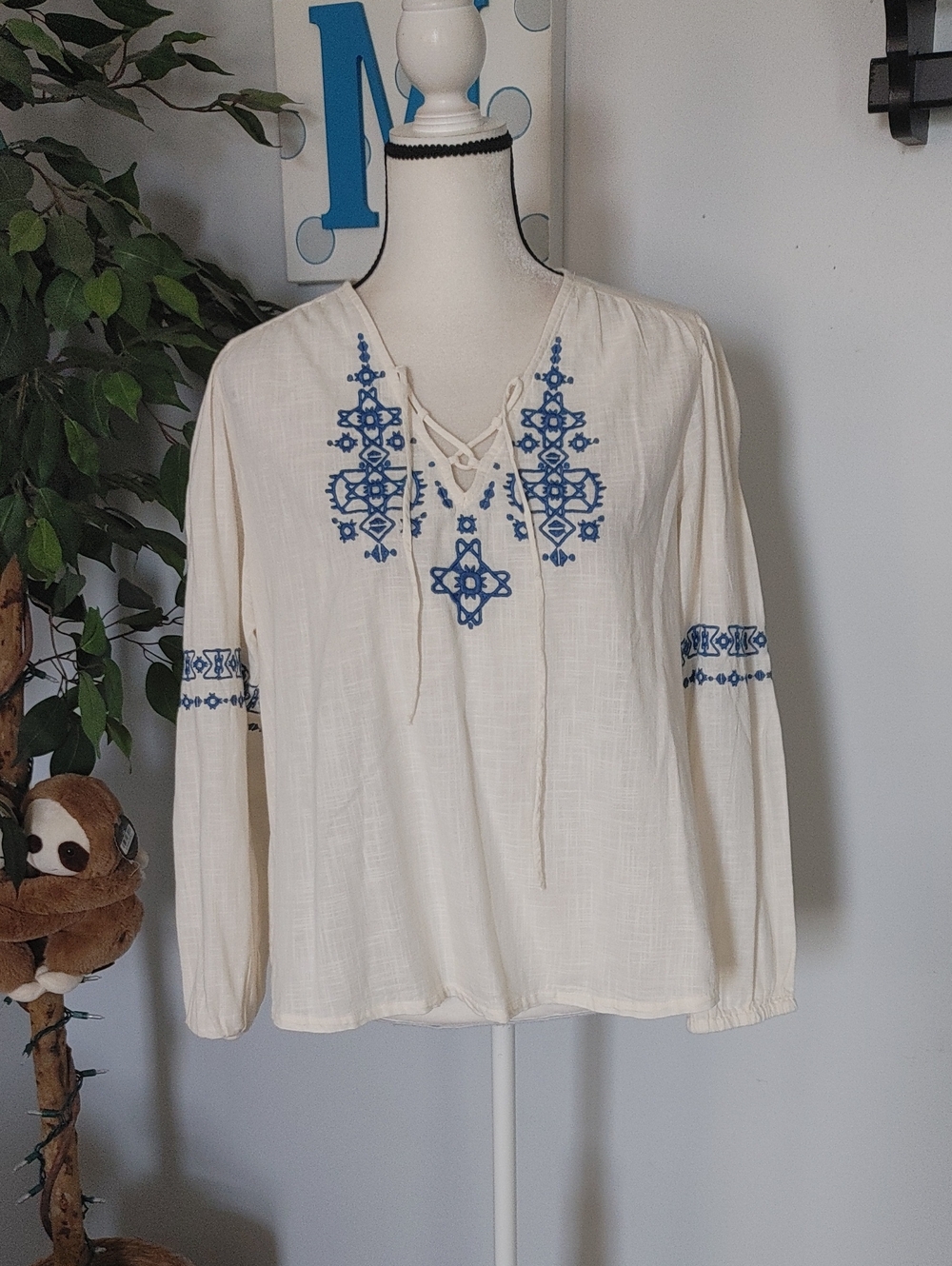 Old Navy Lace-Up Peasant Top M
